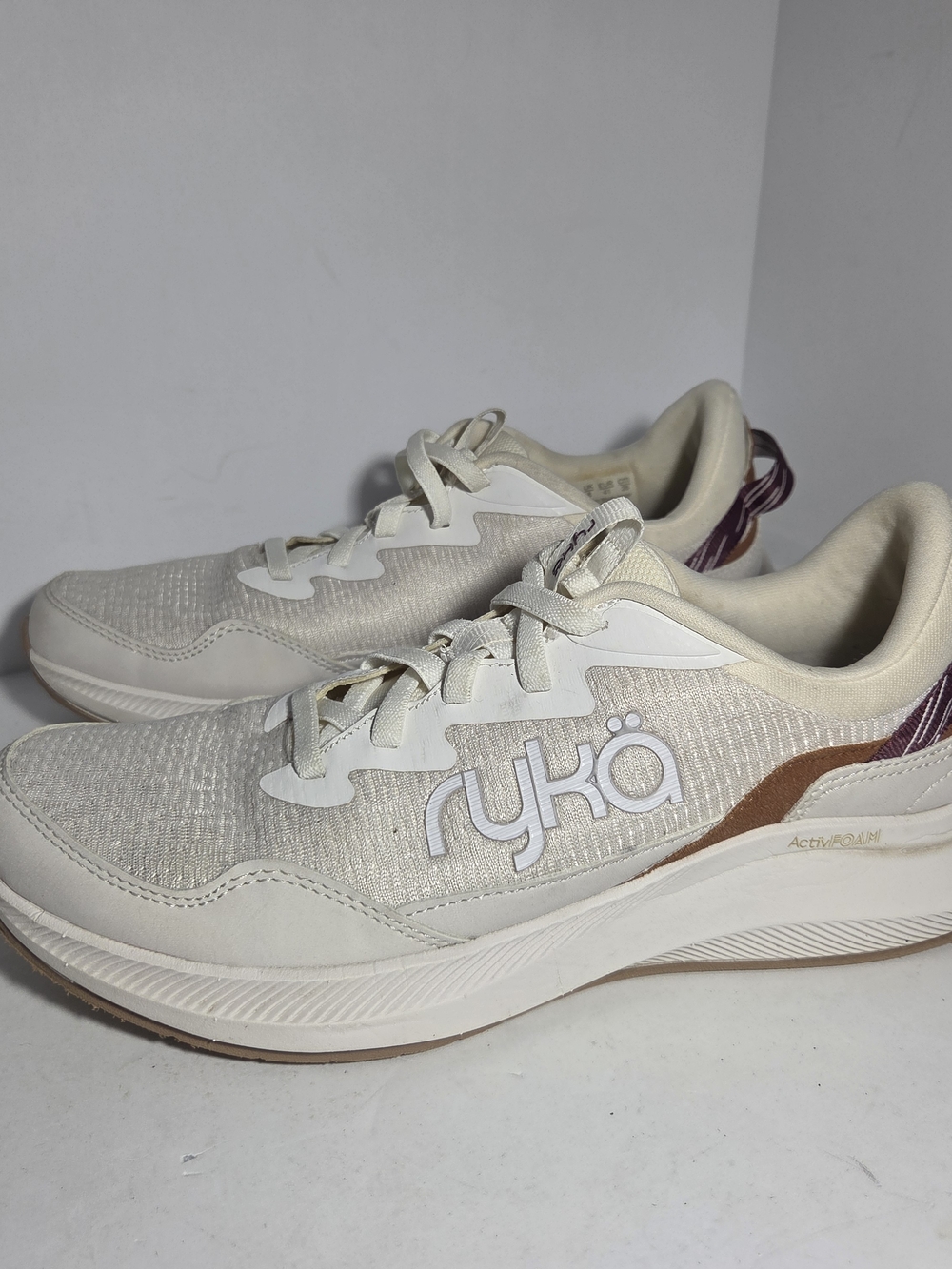 Ryka Freehand Womens Walking Shoes Size 10M Cream Off White Maroon ActivFOAM